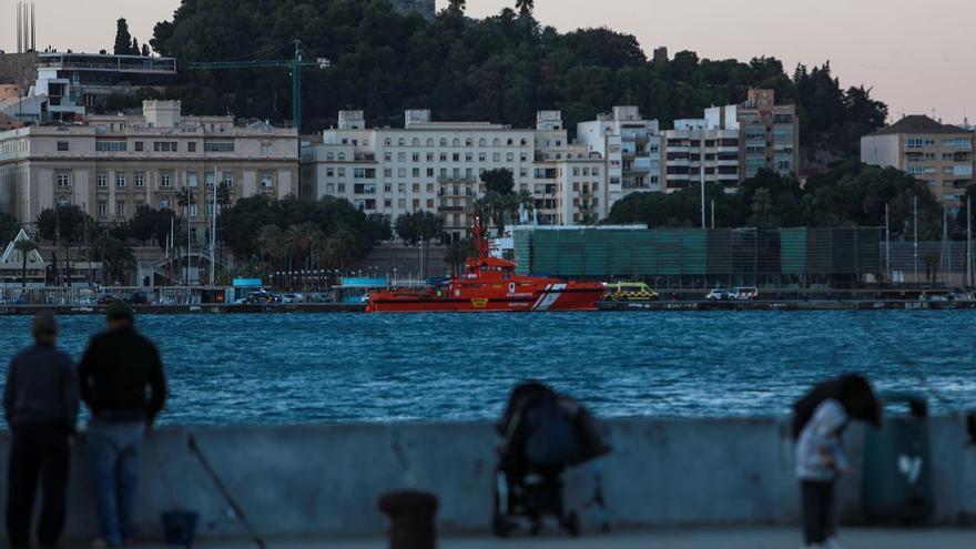 Se hunde un catamarán con más de treinta pasajeros en Cartagena