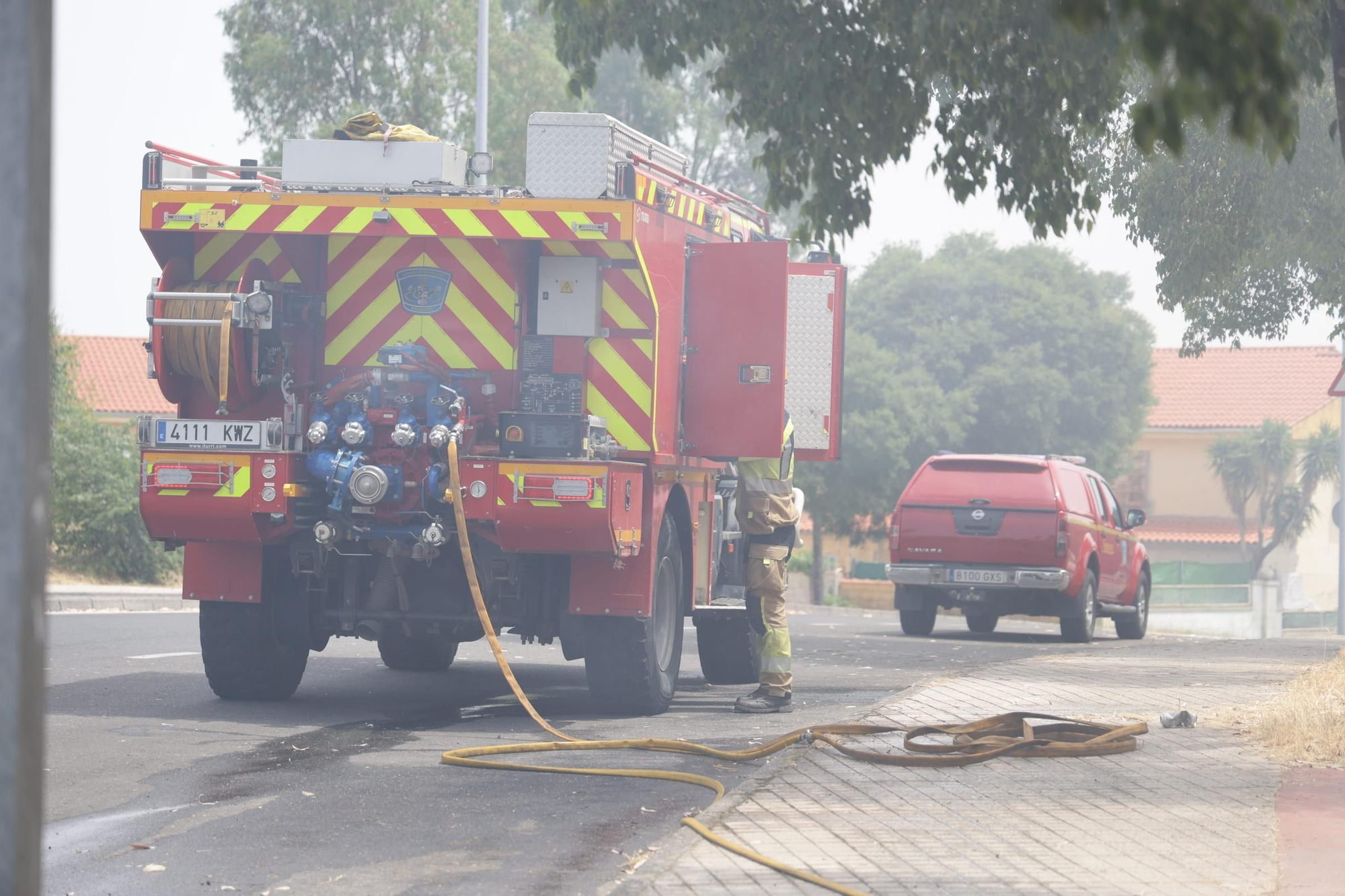Incendio de pastos en unas pistas de fútbol de La Mejostilla