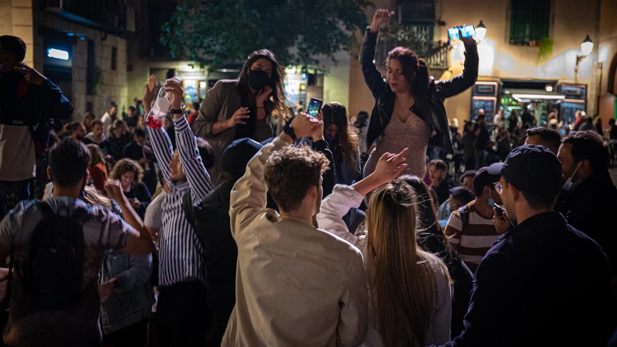 La Barceloneta i el Casc Antic sortiran al carrer aquest dimecres contra el ‘botellon’