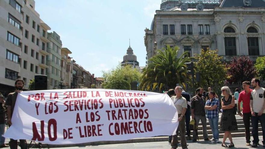 Protesta contra los tratados de libre comercio con Estados Unidos