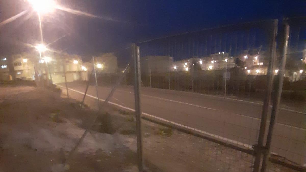Personas sin hogar de Alicante denuncian que han sido desalojadas del solar contiguo al albergue