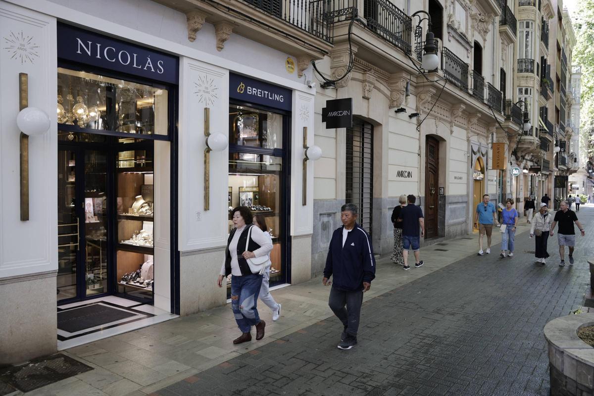 El Passeig del Born es la calle con los locales más caros de la isla