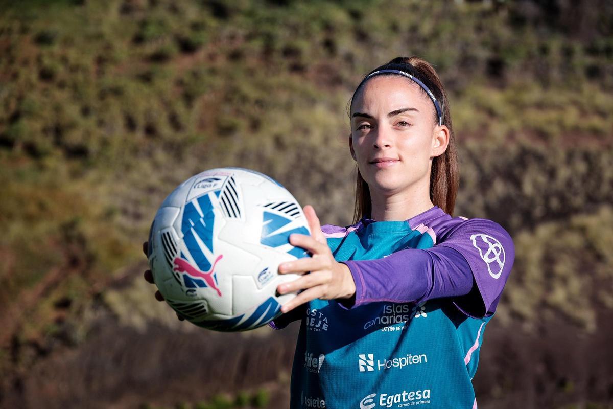 Clau Blanco, futbolista del CD Tenerife Femenino.