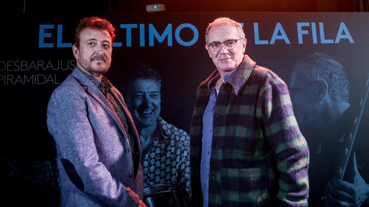 Los músicos de El Último de la Fila, Manolo García y Quimi Portet.