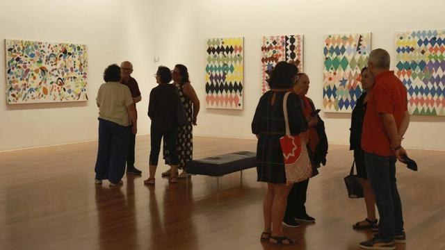 El color es una de las características principales de la exposición.