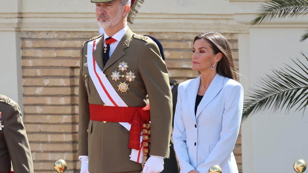 El Rey Felipe VI y la Reina Letizia en el 40 aniversario de la jura de Bandera del Rey Felipe VI en el Ejército de Tierra en la Academia General Militar de Zaragoza a 04 de Mayo de 2024 en Zaragoza (España).