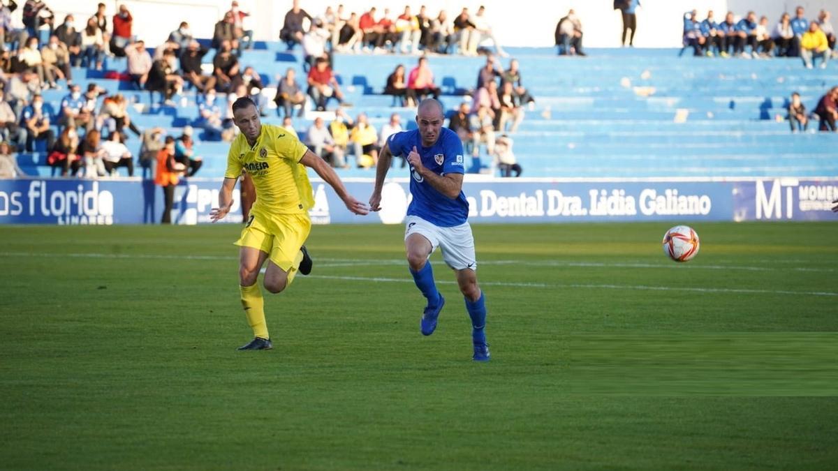 El Villarreal B se ve remontado en Linares.