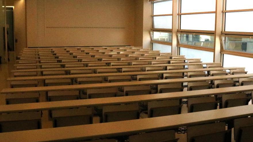 Una aula universitària buida durant una vaga