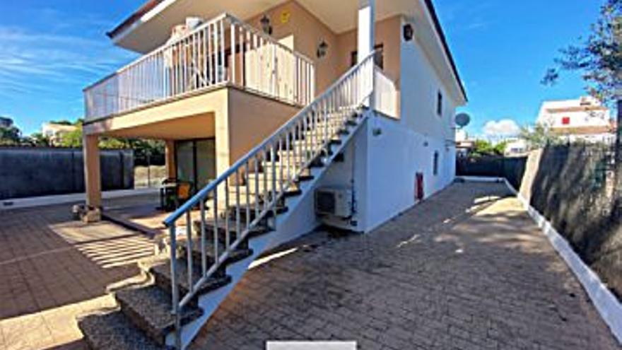 445.000 € Venta de casa en Platja de Alcudia-Port d&#039;Alcudia (Alcúdia), 3 habitaciones, 3 baños...