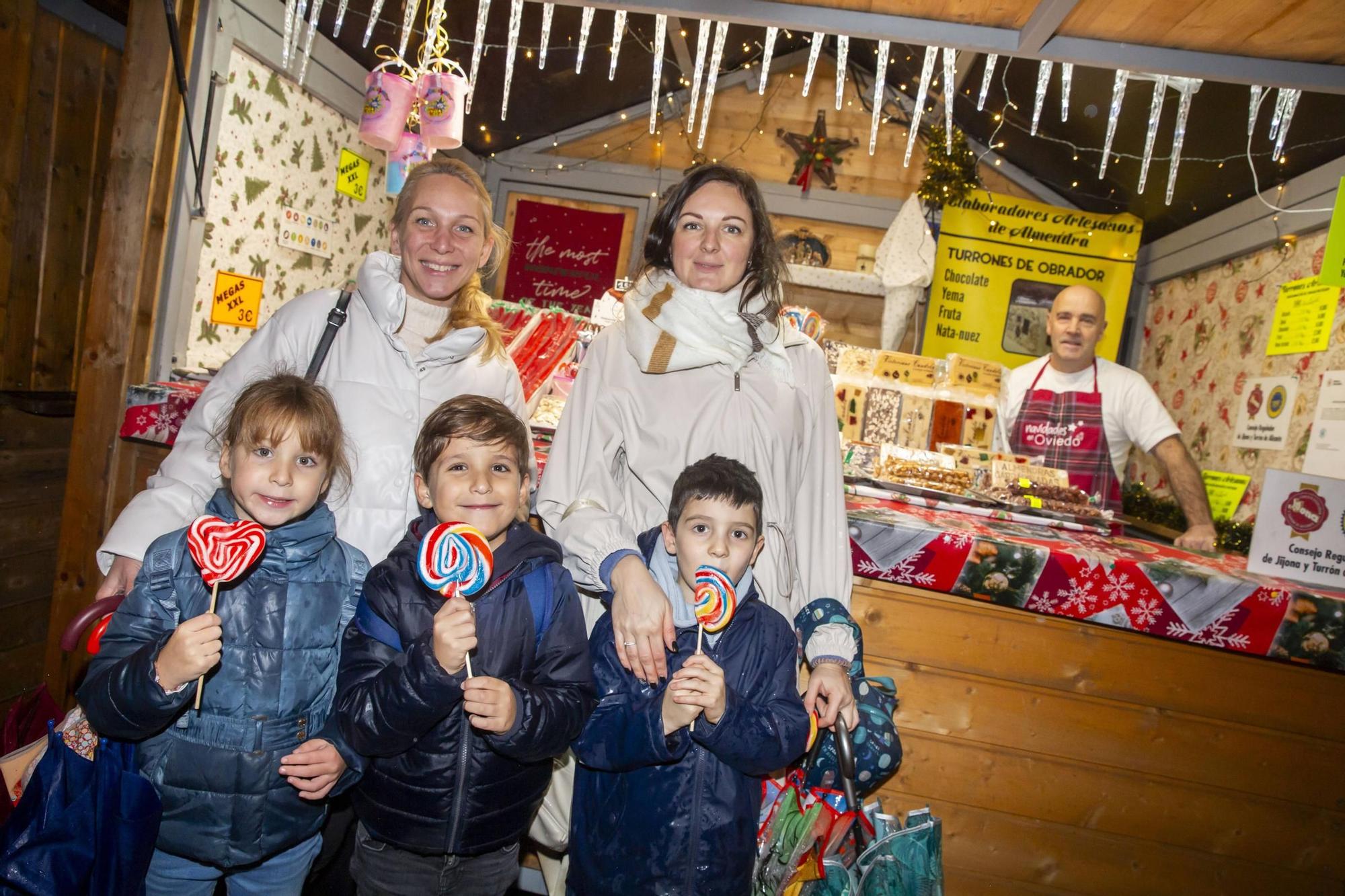 EN IMÁGENES: Así fue el encendido de la iluminación navideña en Oviedo