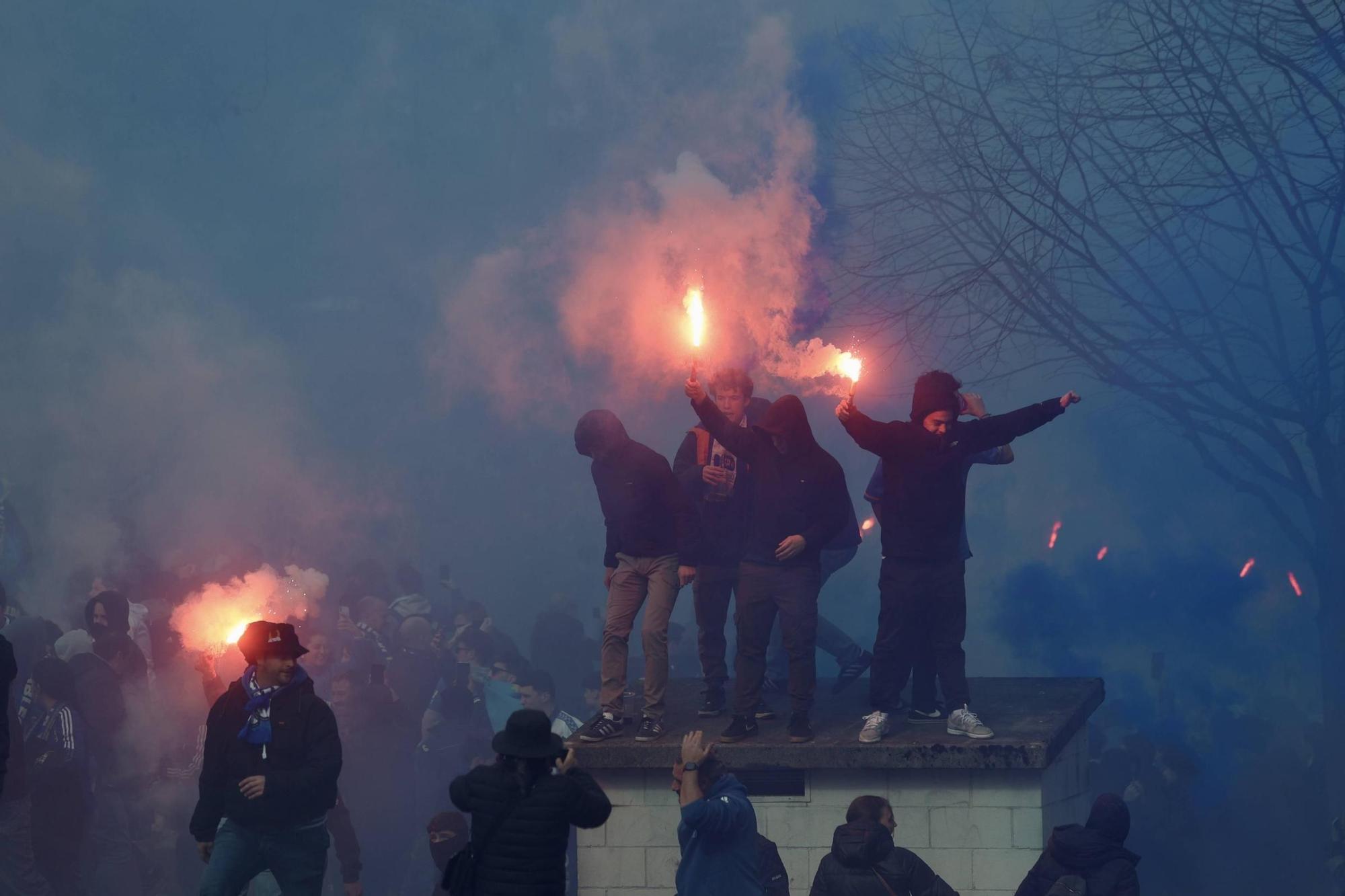 La salida de los jugadores del Real Oviedo del Carlos Tartiere en imágenes