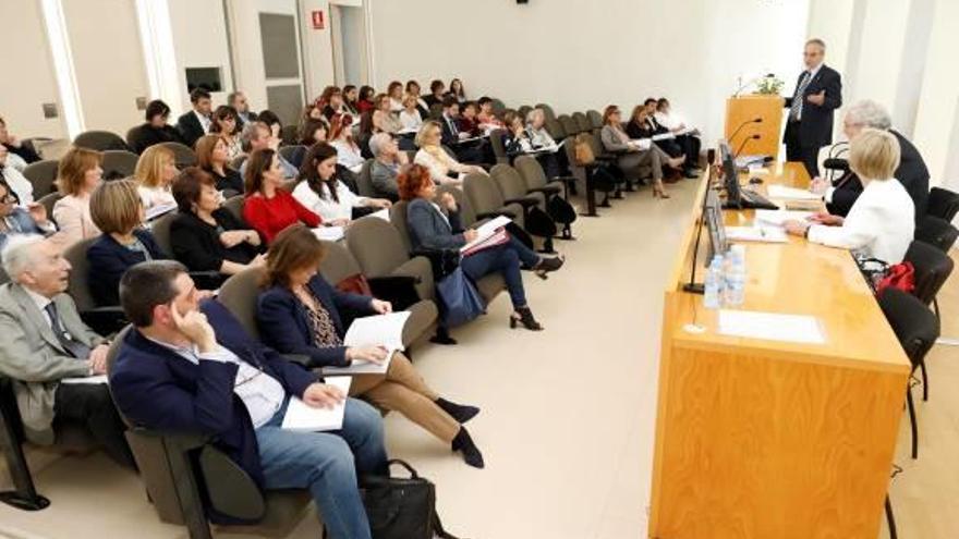 La primera de les ponències va tenir lloc a la Facultat de Dret de la Universitat de Girona.