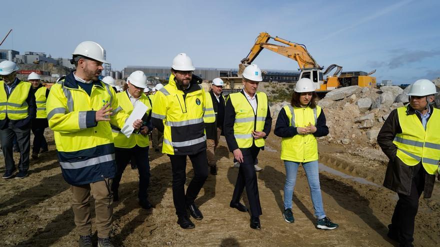 Alfonso Rueda visita Morás para conocer cómo avanzan las obras en el polígono