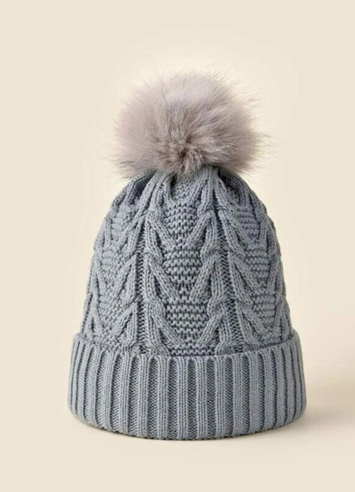 Gorrito con pompón de Shein