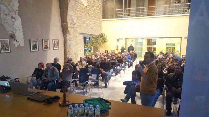 Gran afluencia a la jornada de agricultura organizada en Villalpando por la cooperativa Agrinza en colaboración con Cobadú.