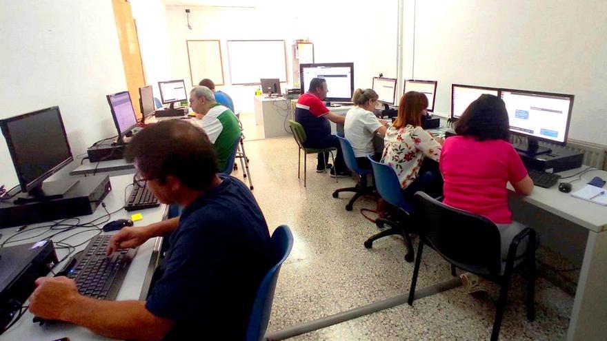 Más de 500 personas mejoran sus competencias digitales en el NCC de Monesterio