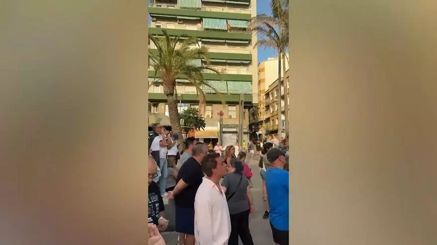 Cientos de ceutíes salen a la calle para protestar contra la entrada masiva desde Marruecos