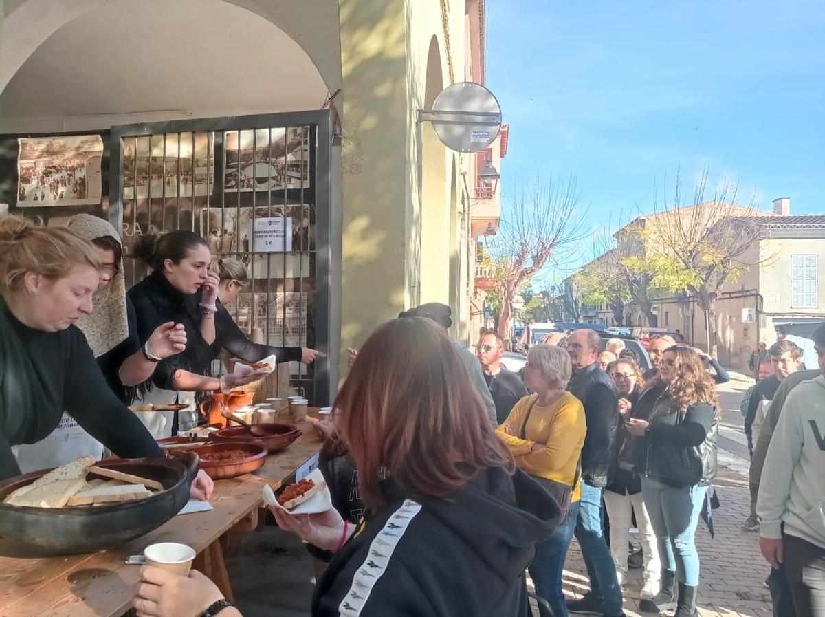 La Fira que mejor encarna la mallorquinidad, la de las 'Matances' de Sineu, en imágenes La Fira que mejor encarna la mallorquinidad, la de las 'Matances' de Sineu, en imágenes
