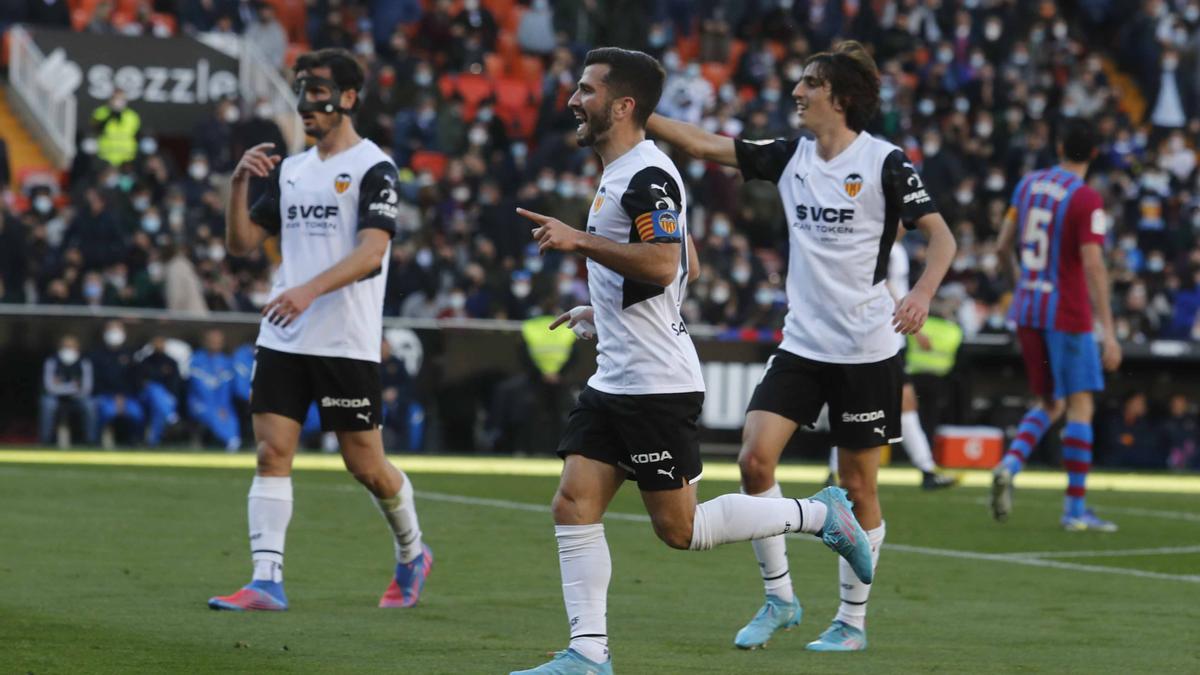 El Valencia CF llega a un acuerdo con Cazoo, que pasará a ser el patrocinador principal.