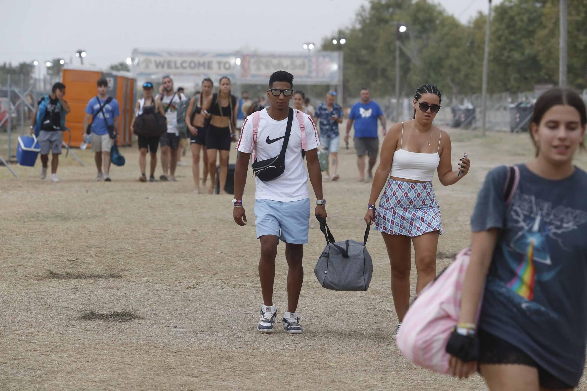 Los acampados en el Medusa comienzan a abandonar Cullera