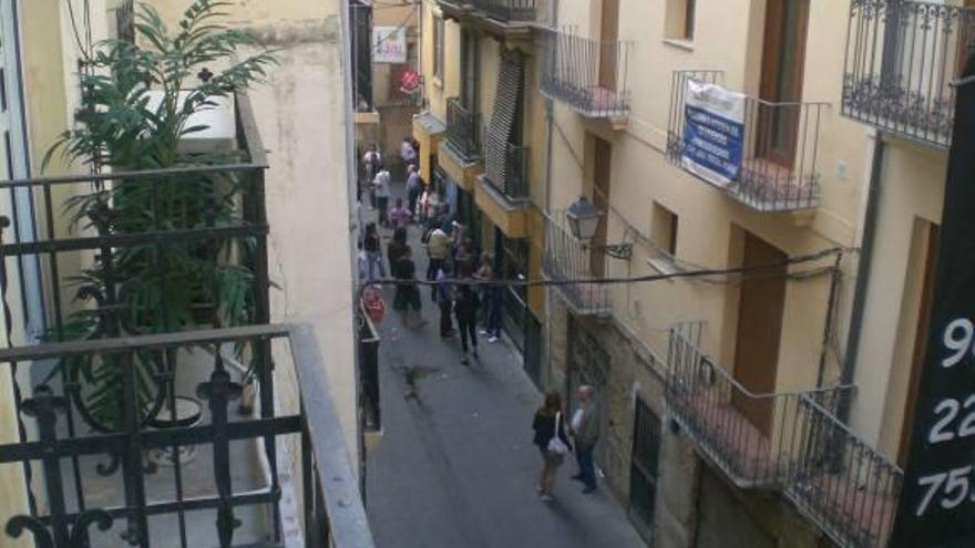 Los vecinos de Velluters tienen la prostitución a las puertas de sus casas.