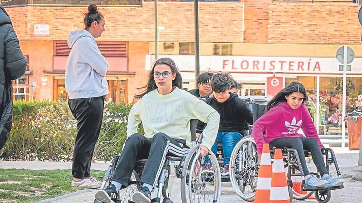 Alumnado de un colegio de Zaragoza participa en una yincana