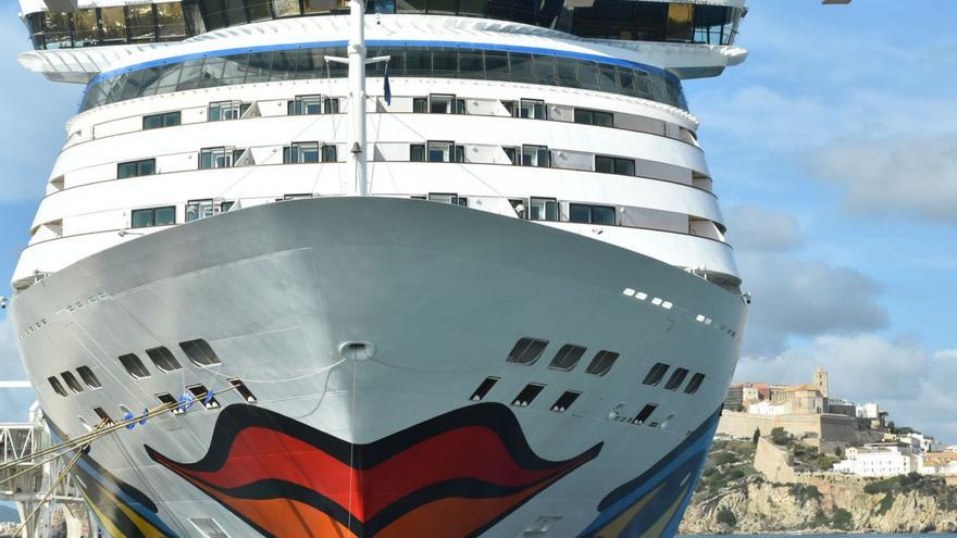 Tres cruceros llegarán el mismo día de julio a Ibiza con más de 10.400 pasajeros