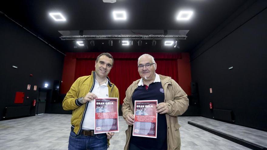 El alcalde de Corvera, Iván Fernández, y el coordinador local de cultura, Adolfo Camilo Díaz, el día que presentaron la gala ahora prohibida.