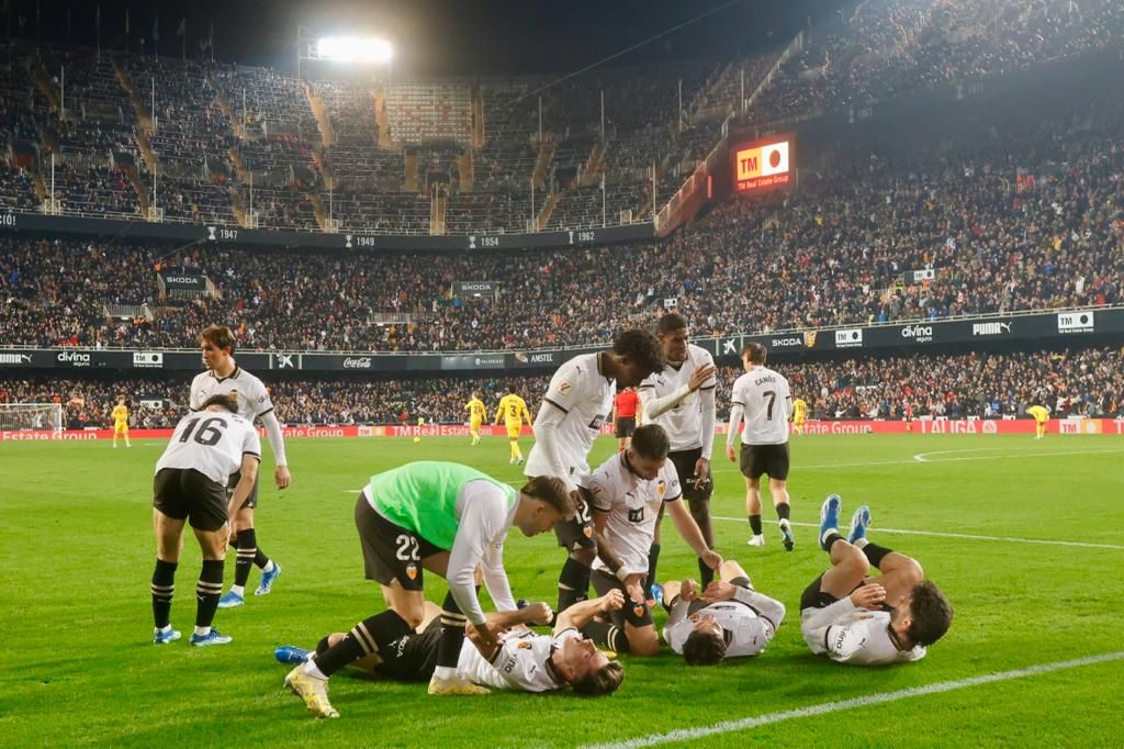 El Valencia CF - Barcelona, en imágenes