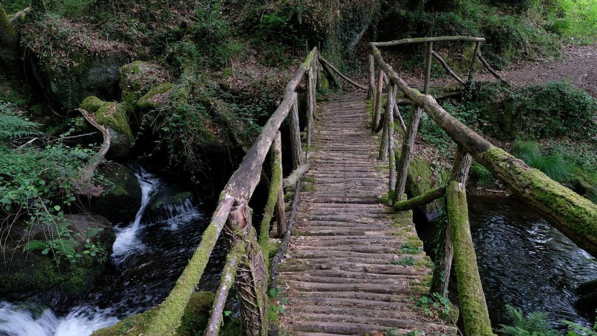 Ponte da fervenza do Pozo Negro.