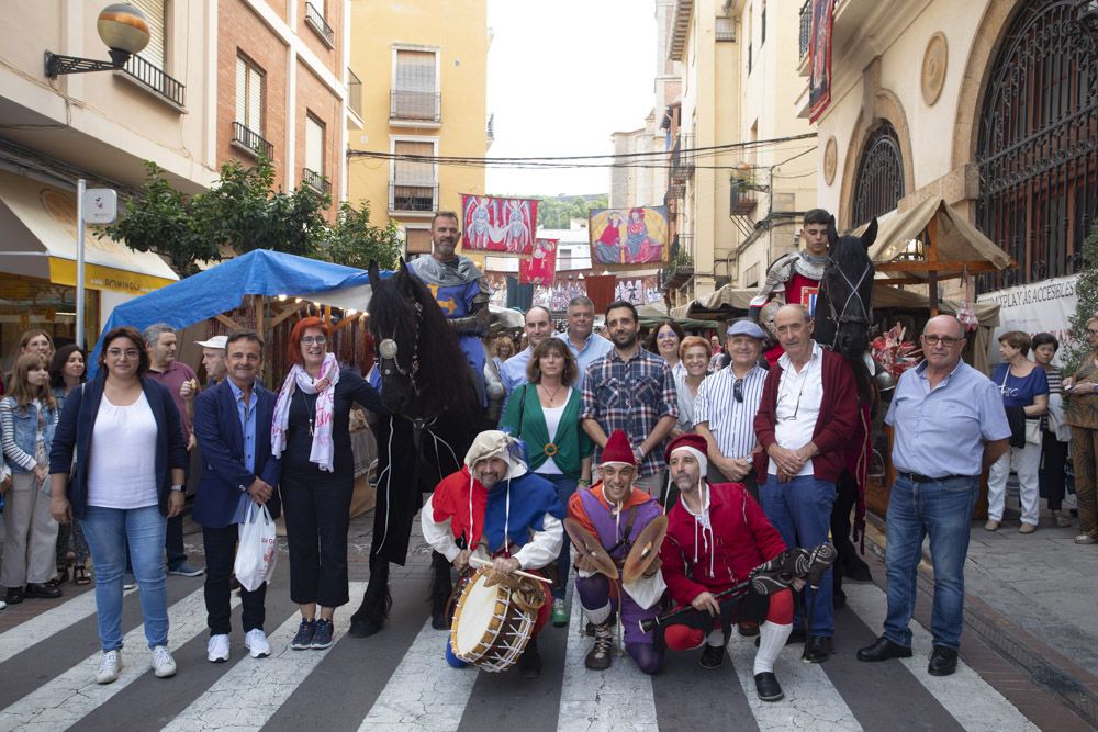 El mercado medieval da inicio a los actos por el 9 d'Octubre en Sagunt.