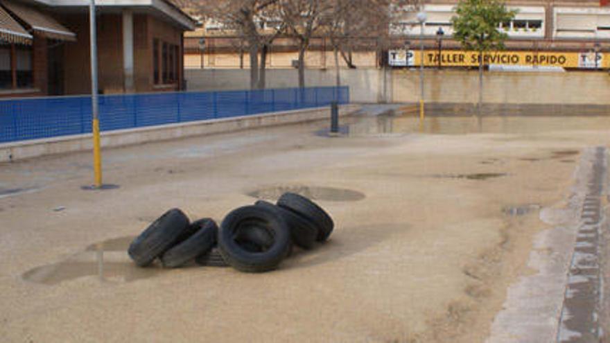 Los padres instan  a Marzà a sumar otros 20 colegios  al mapa escolar