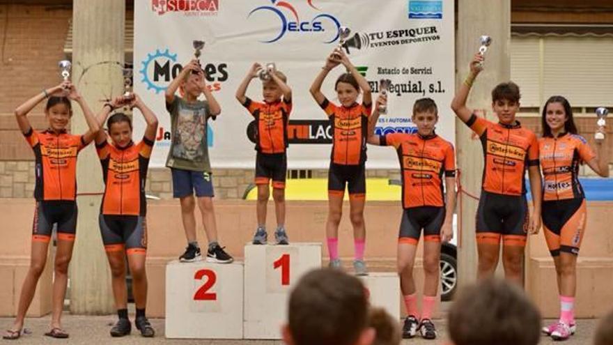 El trofeo de escuelas reúne en Sueca a 200 jóvenes ciclistas - Levante-EMV