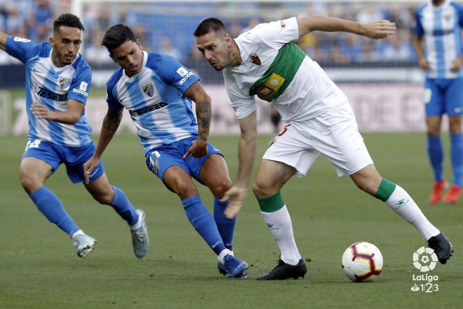 El conjunto de Víctor Sánchez del Amo concluye la liga regular con una cómoda victoria en La Rosaleda ante el Elche y se mete en los play off de ascenso como tercero. Boulahroud, Ricca e Hicham hicieron los goles blanquiazules.