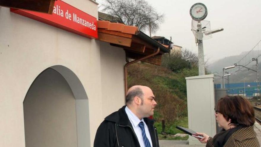 Iglesias Caunedo, ayer, durante la inauguración del centro social.