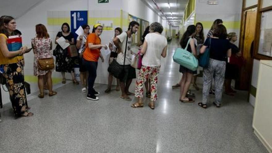 Colas en la Escuela de Idiomas