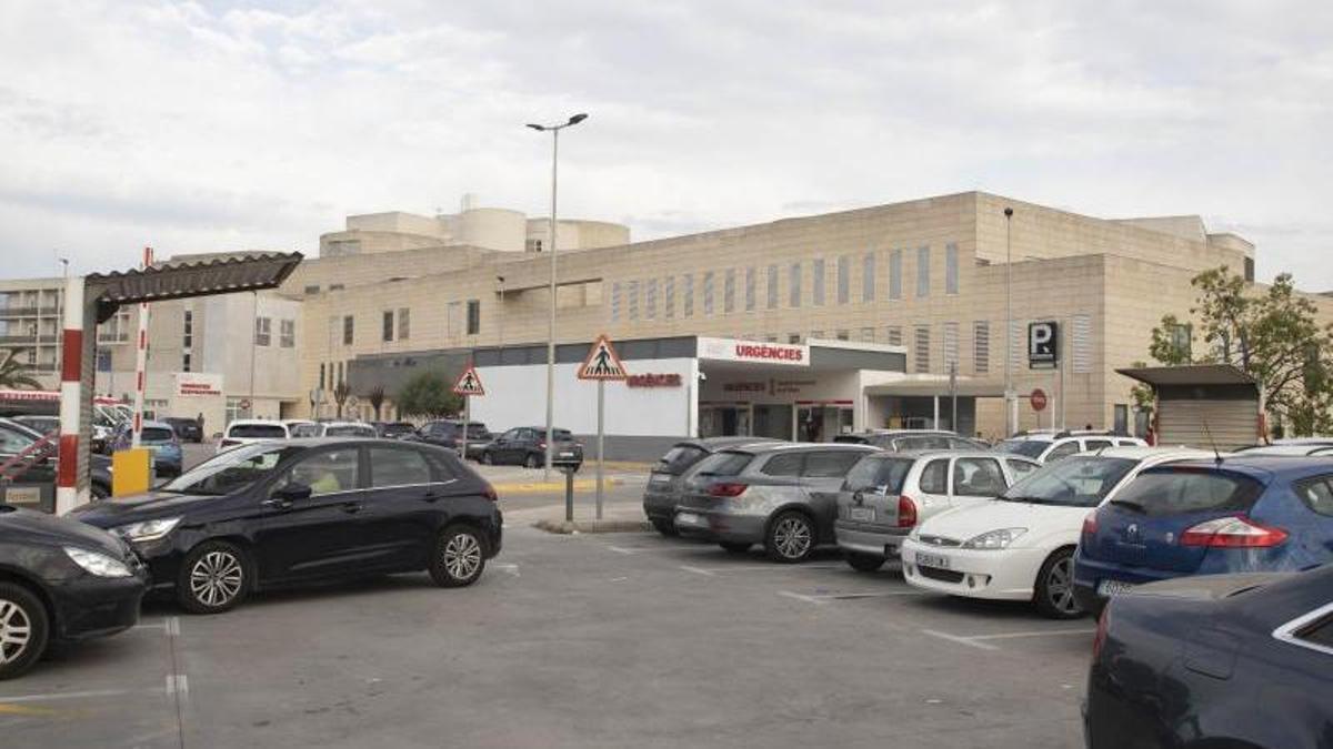 El proyecto contempla ampliar el Camí de la Perrera que da acceso al área de Urgencias.