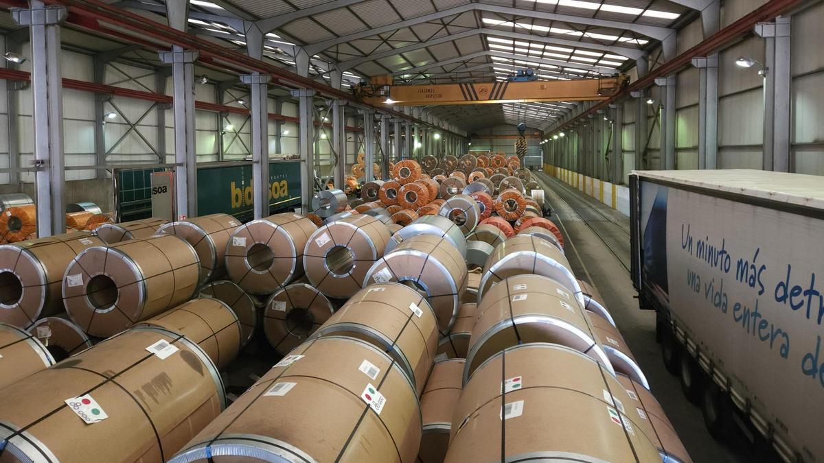 ArcelorMittal recurre la decisión del gobierno local de suspender su actividad en Redondela y avisa de posibles paros en Stellantis Vigo