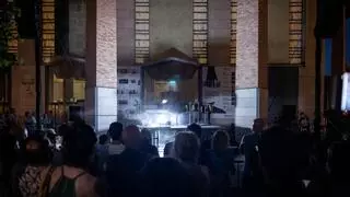 El pianista luxemburgués Francesco Tristano ilumina la noche zaragozana con un recital al aire libre