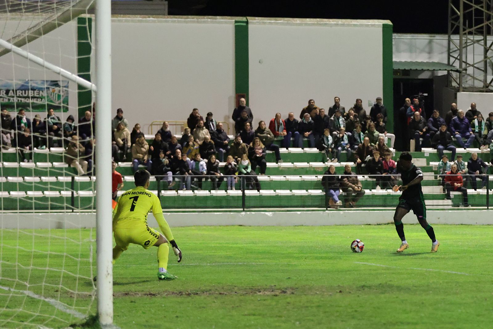 Antequera-Córdoba CF: las imágenes del partido en El Maulí