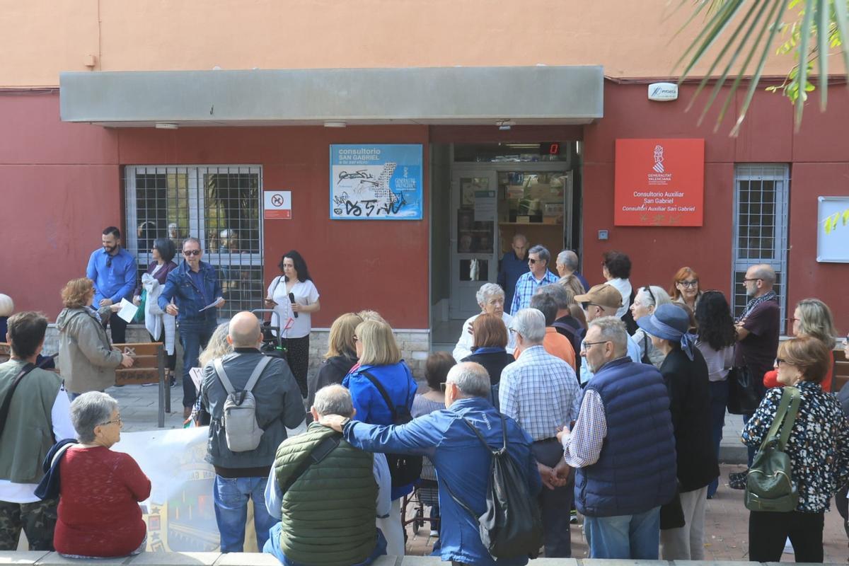 Los vecinos de San Gabriel reclaman un quinto médico para el ...