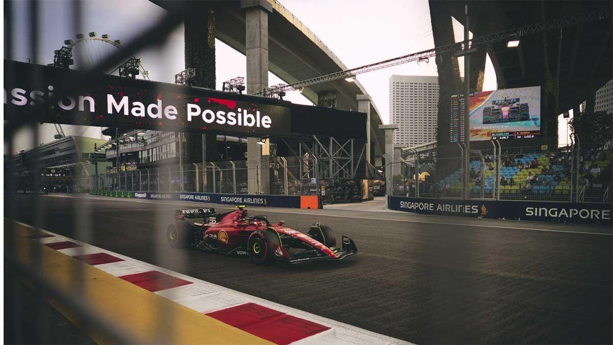 Carlos Sainz, durante los terceros ensayos libres del GP de Singapur