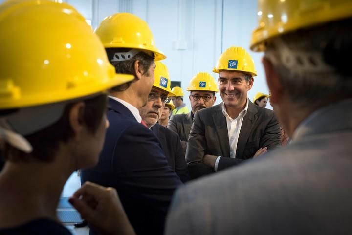 El Presidente D. Fernando Clavijo Batlle inaugura la subestación eléctrica Chira-Soria a 11 de Octubre de 2016. (Foto: Arturo Rodriguez/Presidencia GobCan)...Esta fotografía oficial del Gobierno de Canarias es solamente para uso editorial por medios de comunicación. La fotografía no puede ser manipulada de ninguna manera y no se puede utilizar en materiales comerciales y/o políticos, publicidad, correos electrónicos, productos, promociones que de alguna manera pueda sugerir la aprobación o respaldo del Presidente, o el Gobierno de Canarias.