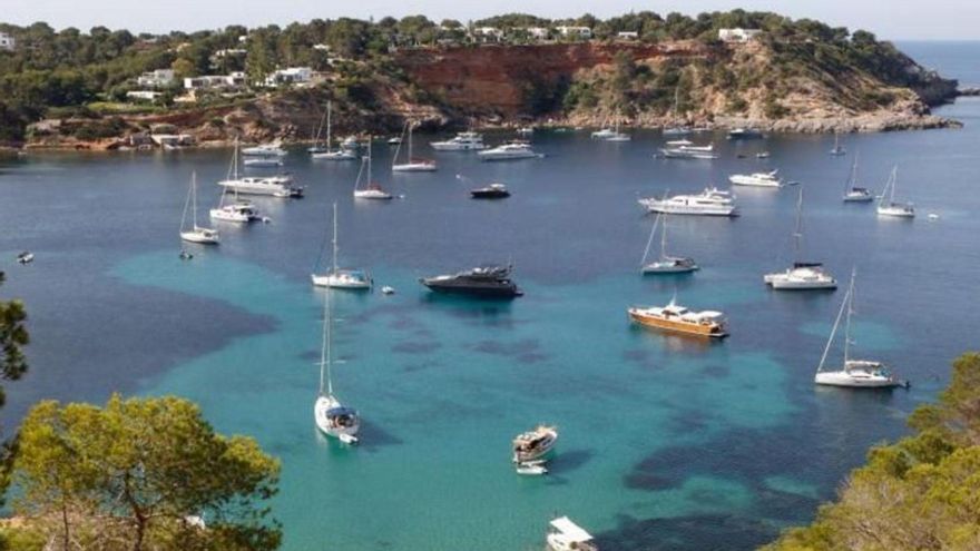 Cancelación de una semana en catamarán por Ibiza por covid: el juez obliga a devolver el coste