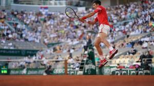 Djokovic guanya un partit memorable a Nadal