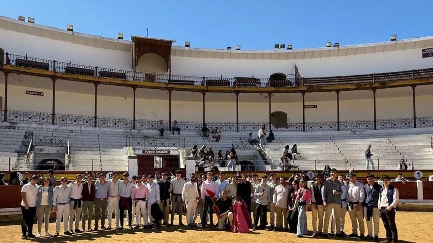 Vídeo | Alegría, fiesta y vaquillas en el centenario Coso de San Albín