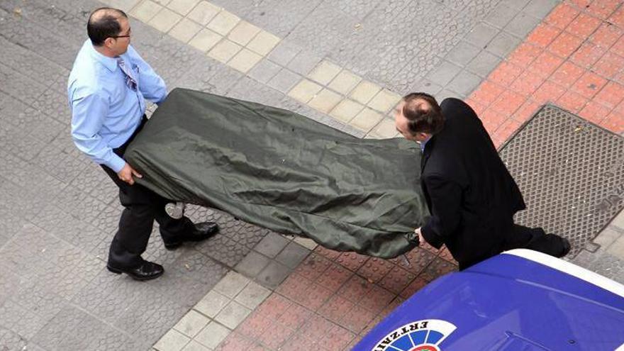 Mata a navajazos a un transeúnte y hiere a otros seis en Bilbao