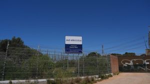 CÁDIZ, 28/04/2025.- Estación de Red Eléctrica en la Bahía de Cádiz, este lunes en el que un apagón eléctrico afecta a toda la península.