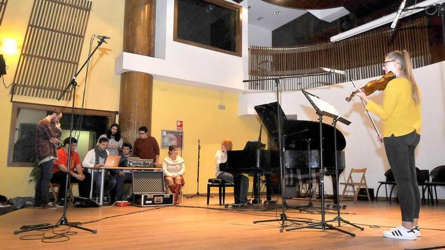 La grabación del disco, en las instalaciones del Conservatorio del Nalón.