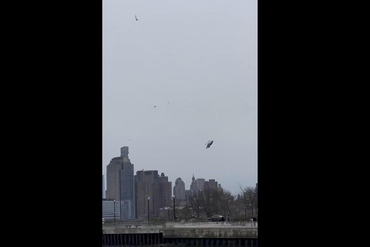 Cinco turistas catalanes y el piloto mueren al caer un helicóptero en el río Hudson de Nueva York